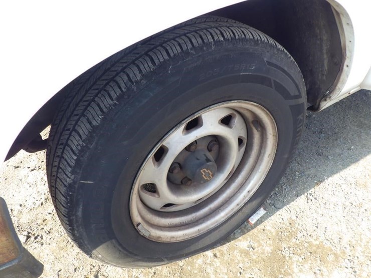 2003-chevrolet-s10-image-11