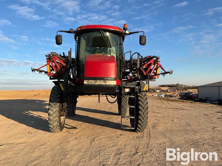 2013-case-ih-patriot-4430-image-2