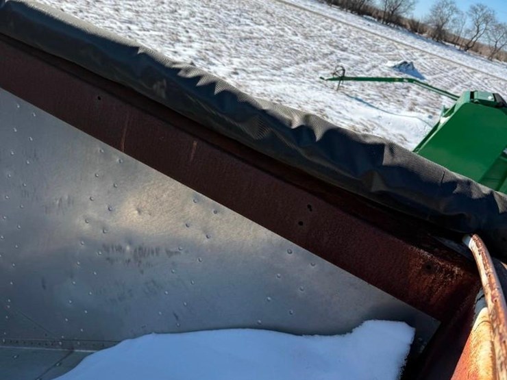 1975-cornhusker-hopper-image-9