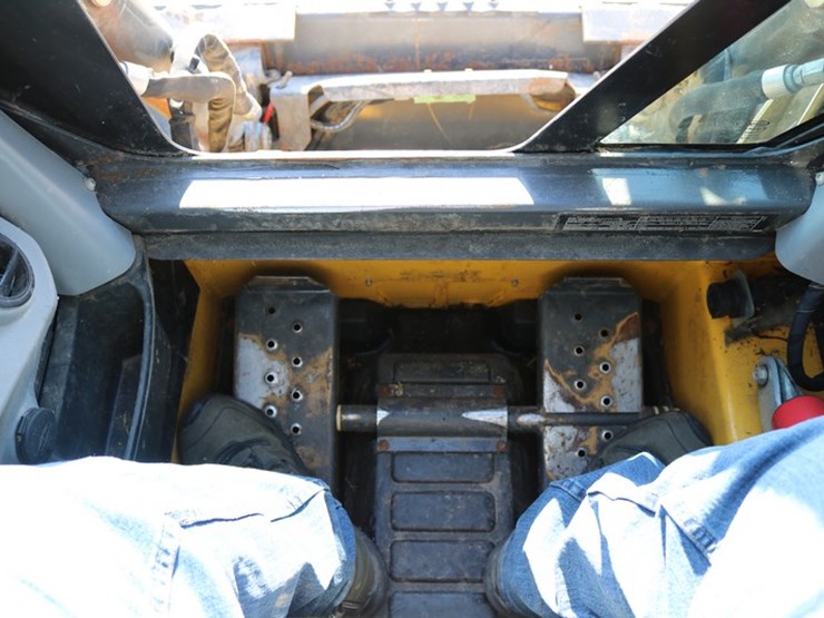 2023-new-holland-c332-image-9