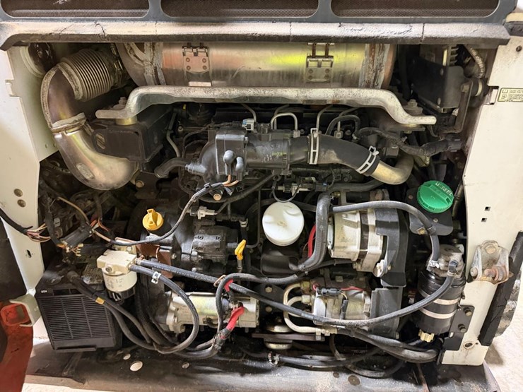 2016-bobcat-t870-image-44