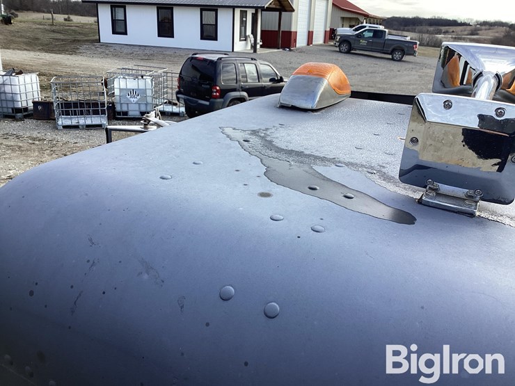 2000-freightliner-fld120-image-18