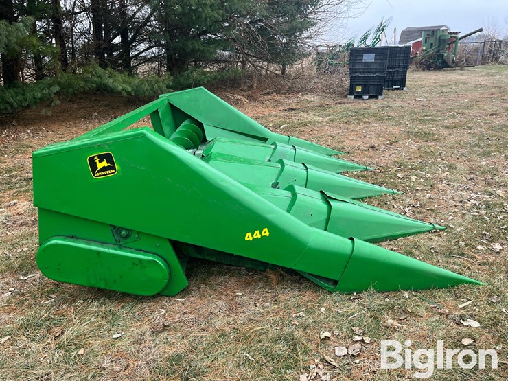 john-deere-444-image-6