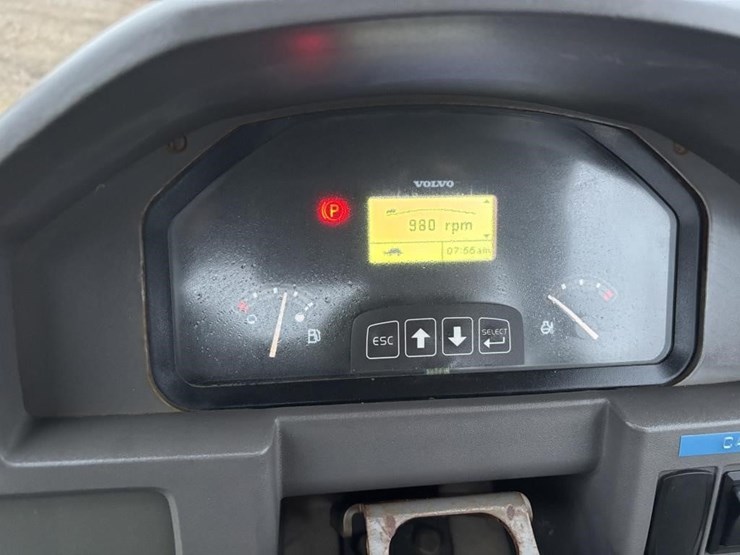 2013-volvo-sd75-image-24