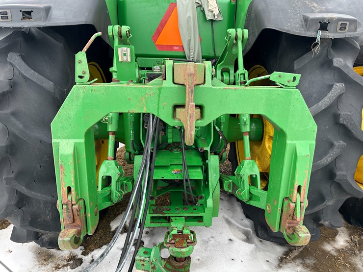 2012-john-deere-8310r-image-19