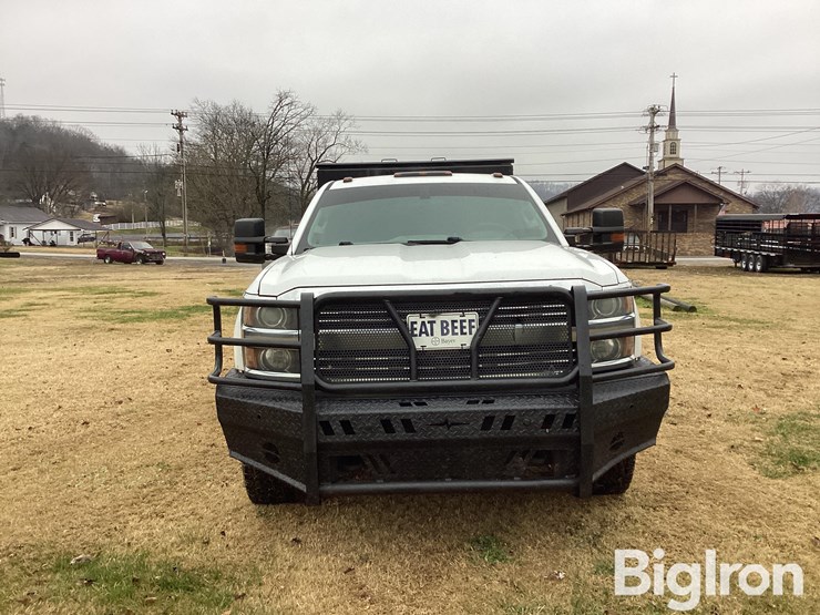 2016-chevrolet-3500-image-2