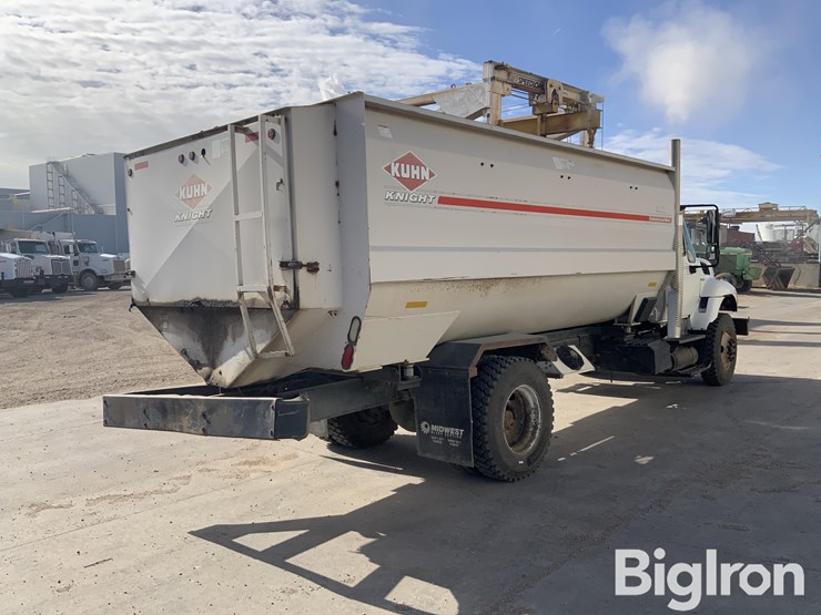 2009-international-7300-image-5