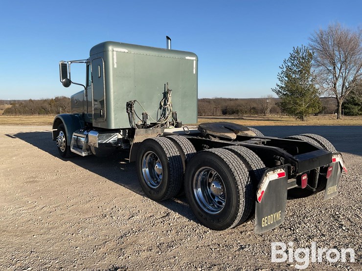 2006-peterbilt-378-image-7