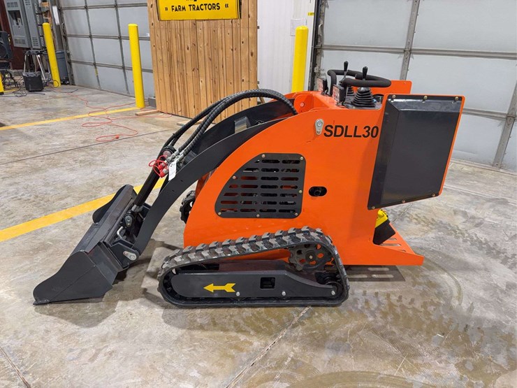 2025-sdlanch-sdll30-mini-skid-steer-image-2