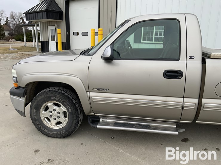 2002-chevrolet-silverado-1500-image-9