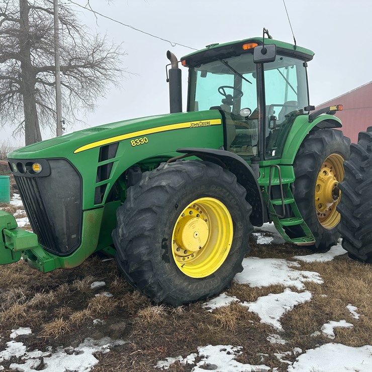 JOHN DEERE 8330