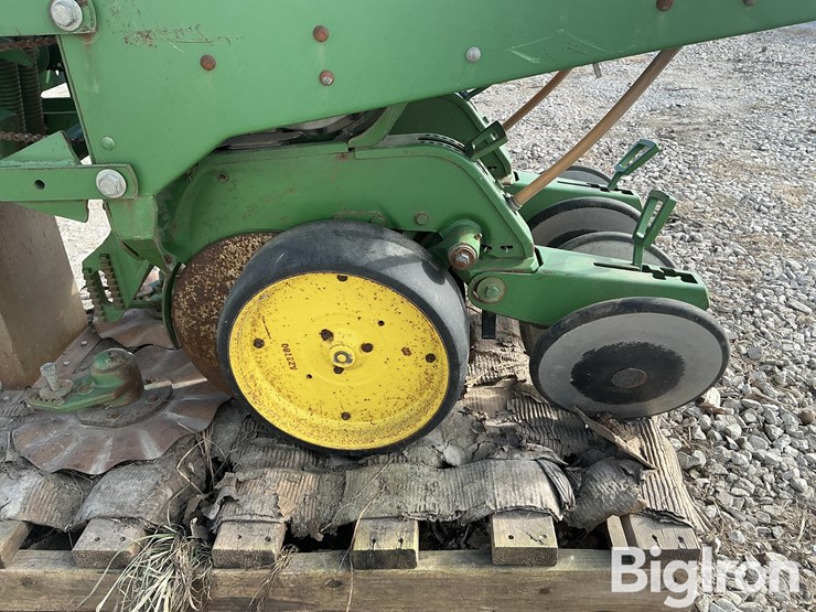 john-deere-7200-image-11