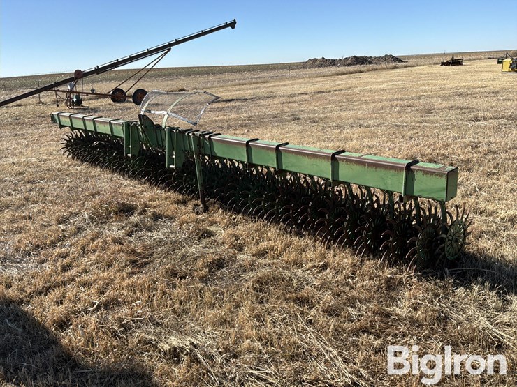 john-deere-e0400-3-pt-rotary-hoe-image-1