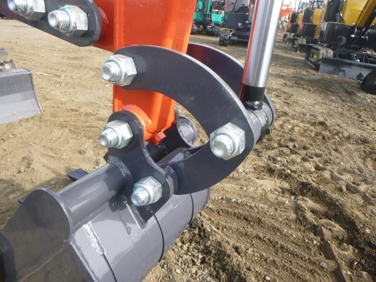 2025-agt-mx15rx-hydraulic-excavator-image-11