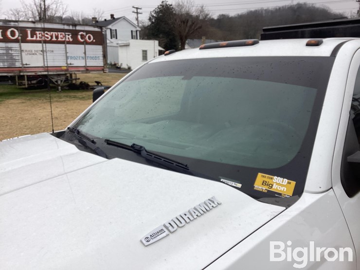 2016-chevrolet-3500-image-10