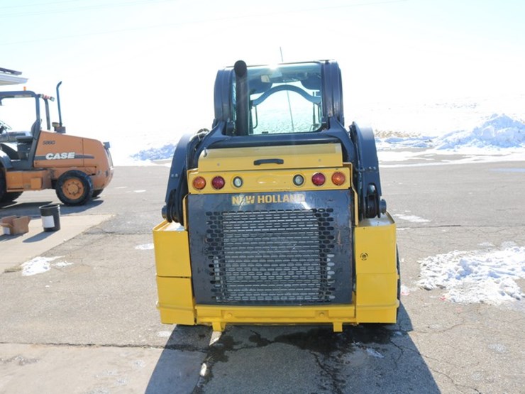 new-holland-l318-image-4