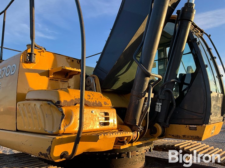 2006-deere-270d-lc-image-18