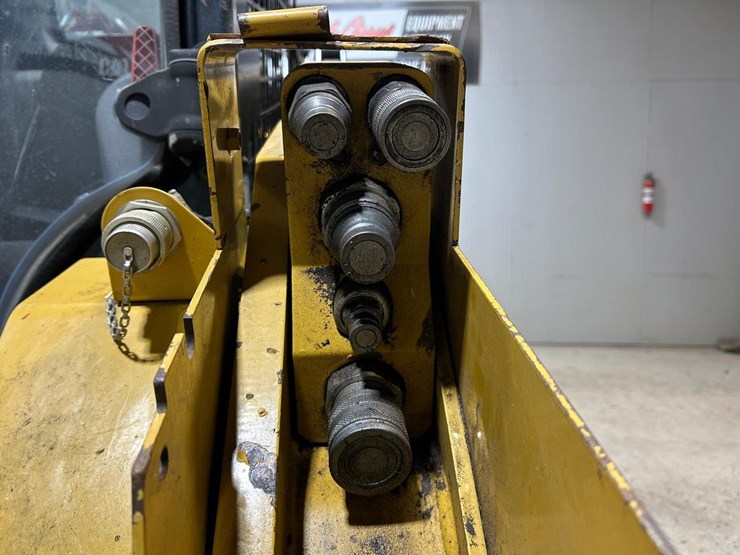 2019-caterpillar-299d2-xhp-image-10