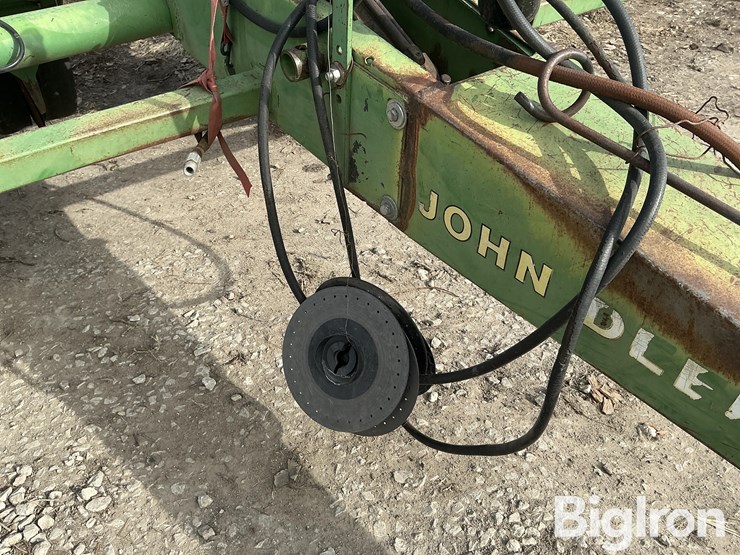 john-deere-7200-image-11
