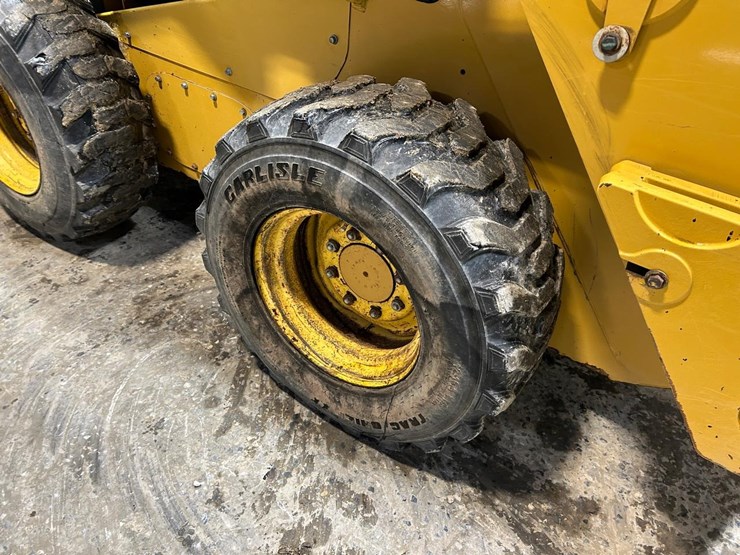 2016-caterpillar-246d-image-15