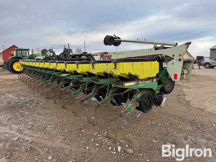 john-deere-16-image-5