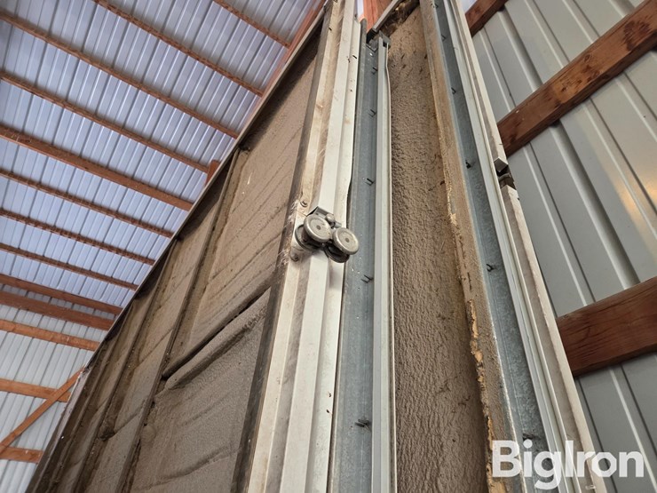 insulated-sliding-barn-doors-image-16