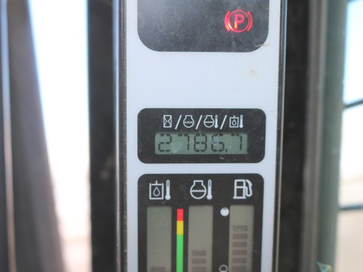 new-holland-l220-image-11