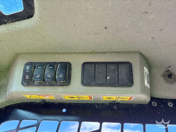 2023-caterpillar-259d3-image-26