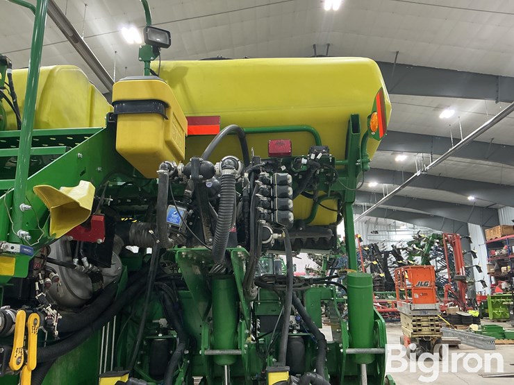 2016-john-deere-1775nt-image-18