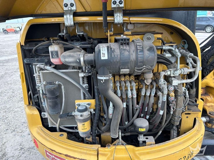 caterpillar-303-image-8