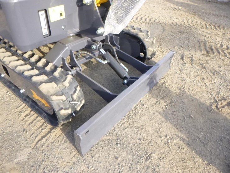 2025-agt-mx20r-hydraulic-excavator-image-16