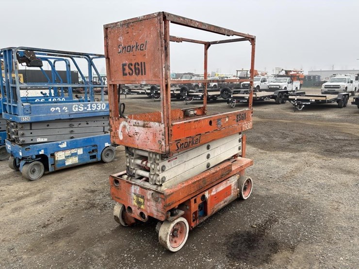 2006-snorkel-s1930-image-1