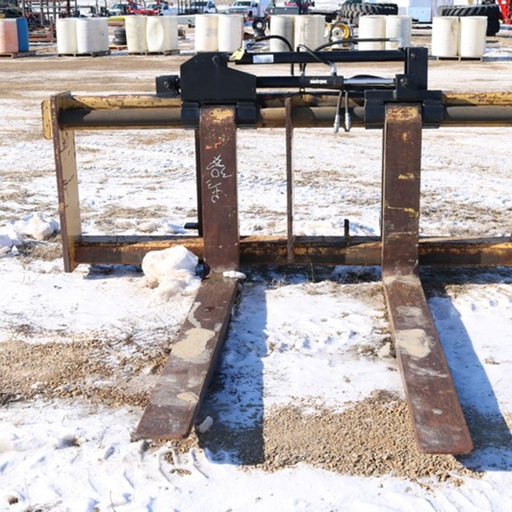 #4169 • 6' Hydraulic Pallet Forks