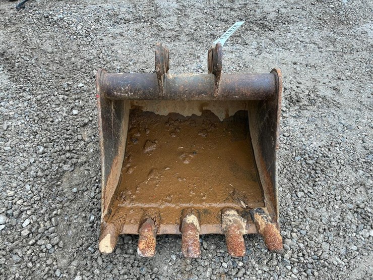 wacker-neuson-24”-backhoe-bucket-image-6