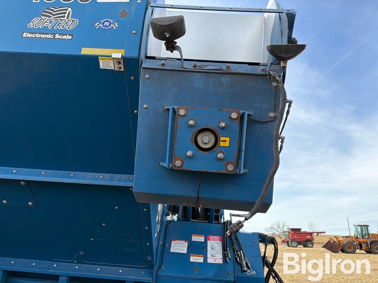 2009-kinze-1050-image-12