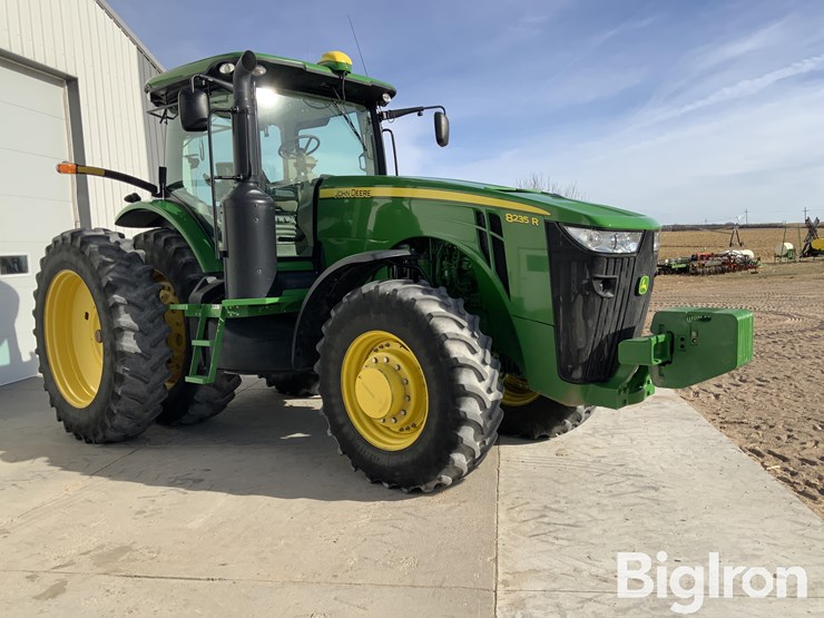 2012-john-deere-8235r-image-3