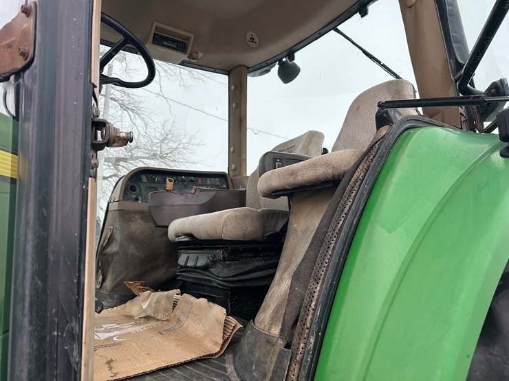 john-deere-8330-image-57