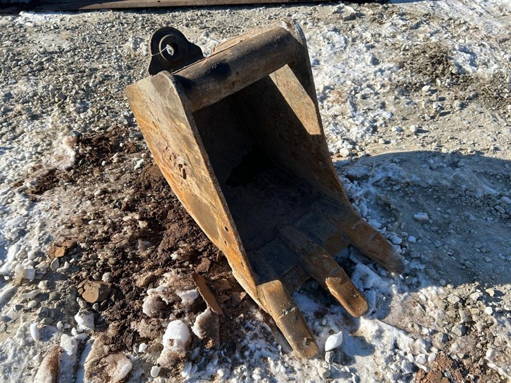 tag-12”-excavator-bucket-image-1