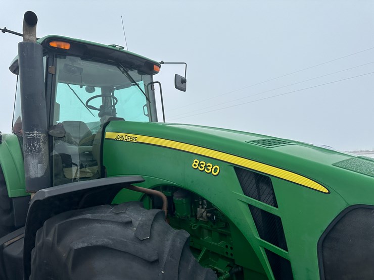 john-deere-8330-image-41