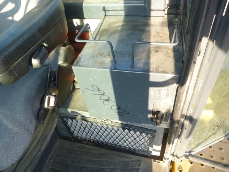 2005-deere-624j-image-15