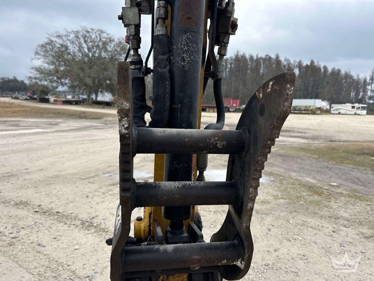 caterpillar-303-image-23