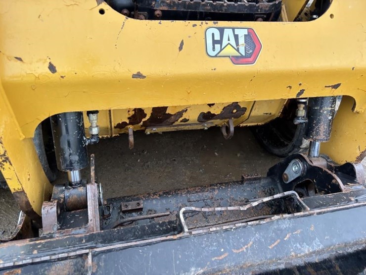 2021-caterpillar-259d3-image-13