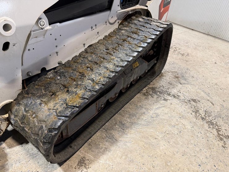 2023-bobcat-t770-image-11
