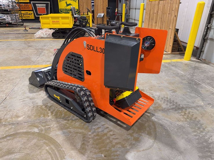 2025-sdlanch-sdll30-mini-skid-steer-image-3