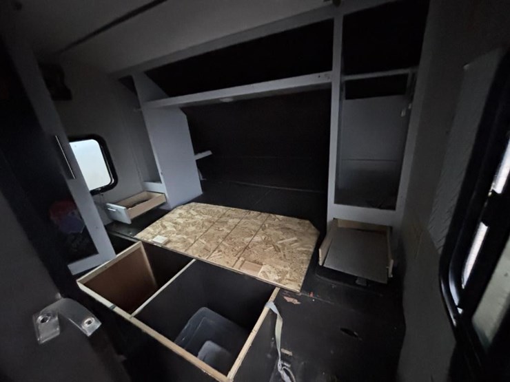 2020-bullet-bl243bhsw20-travel-trailer-image-26