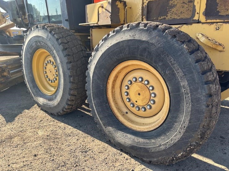 2008-deere-772d-image-35