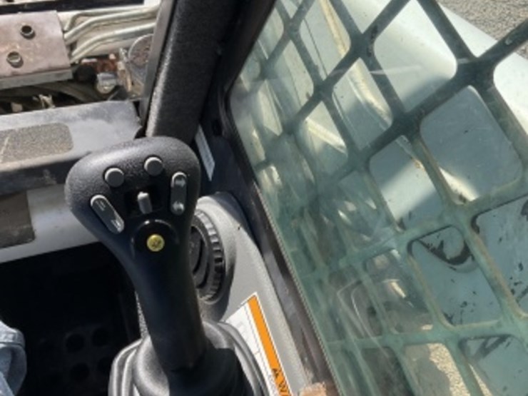 2009-bobcat-s205-image-19