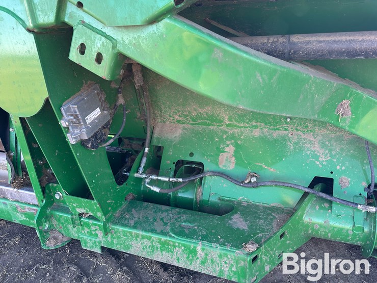 2020-john-deere-735fd-image-19