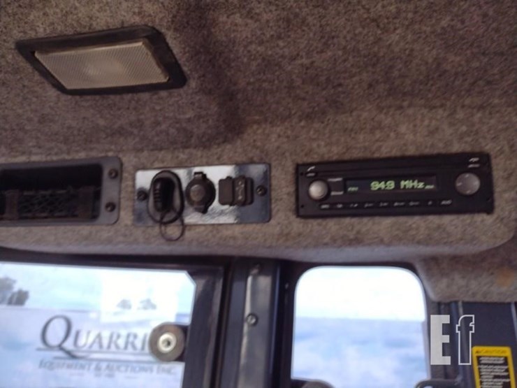 2019-deere-310sl-image-10