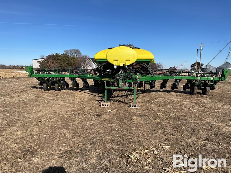 2006-john-deere-1770nt-ccs-image-2